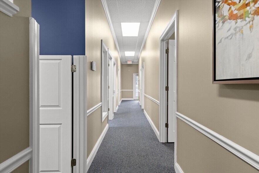 More Photos Of 6166 Shallowford Rd, Chattanooga Medical For Sale