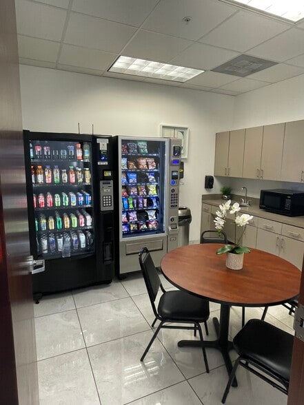 More Photos Of 7951 Riviera Blvd, Miramar Unknown For Lease
