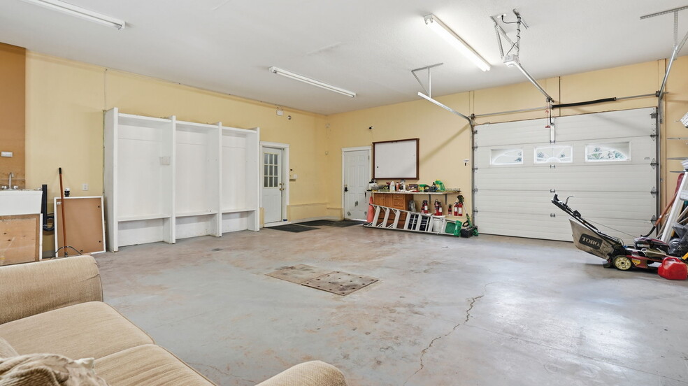 More Photos Of 191 Ordze Ave, Sherwood Park Office For Sale