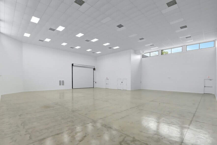 More Photos Of 6767 NE 2nd Ave, Miami Warehouse For Sale