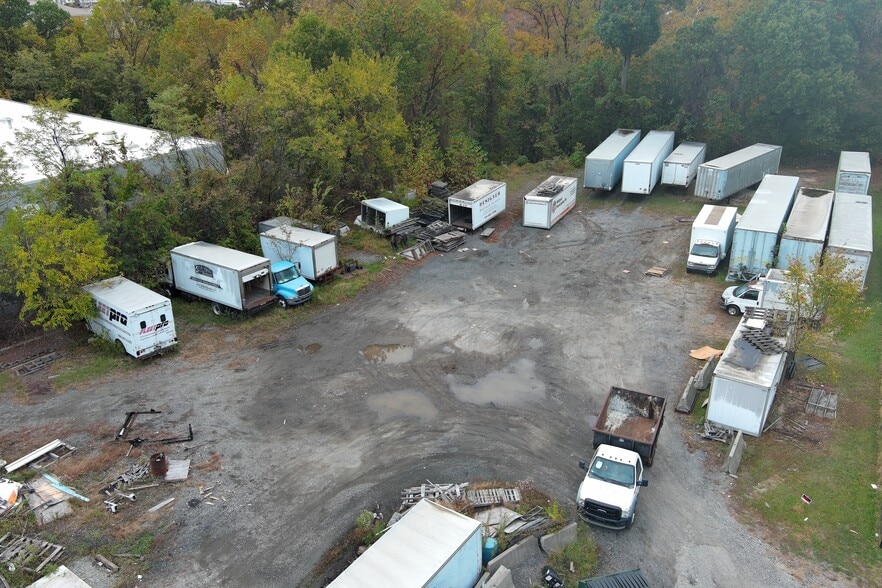 More Photos Of 7185-7189 Montevideo Rd, Jessup Service For Lease