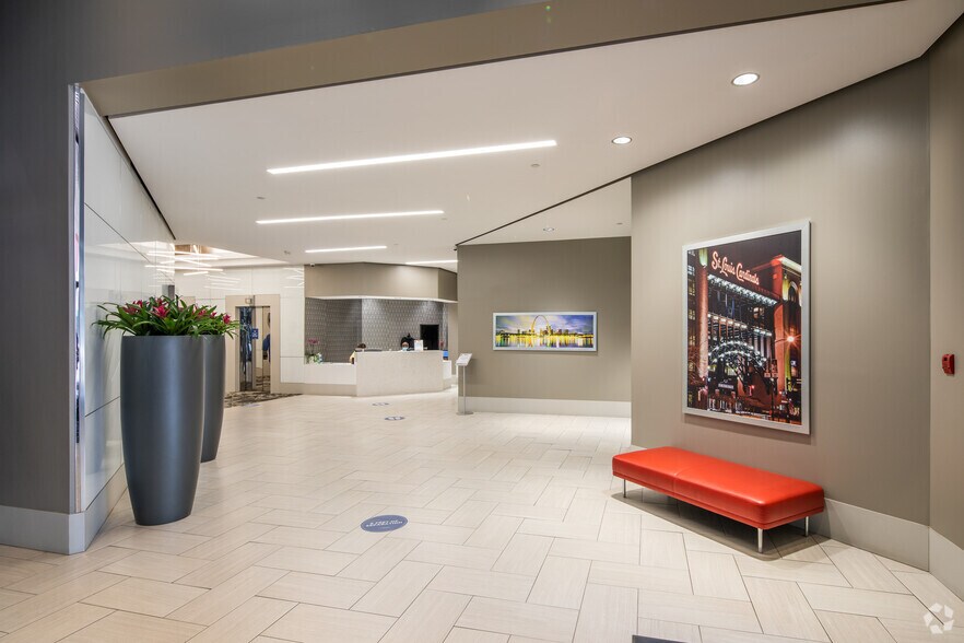 More Photos Of 200 N Broadway, Saint Louis Office For Lease