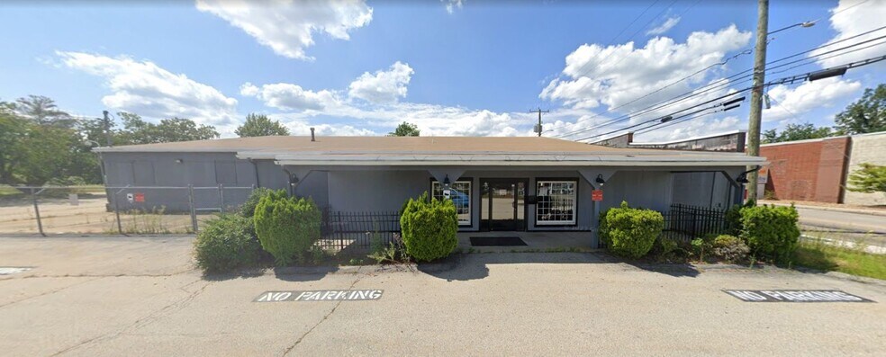 Primary Photo Of 35-41 E Hollis St, Nashua Freestanding For Lease