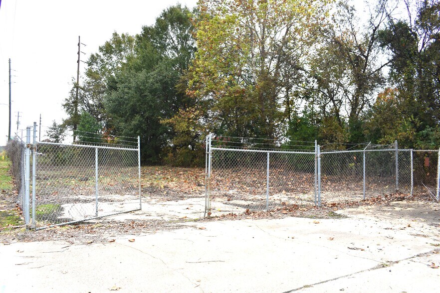 More Photos Of 710 N Perry St, Montgomery Industrial For Lease