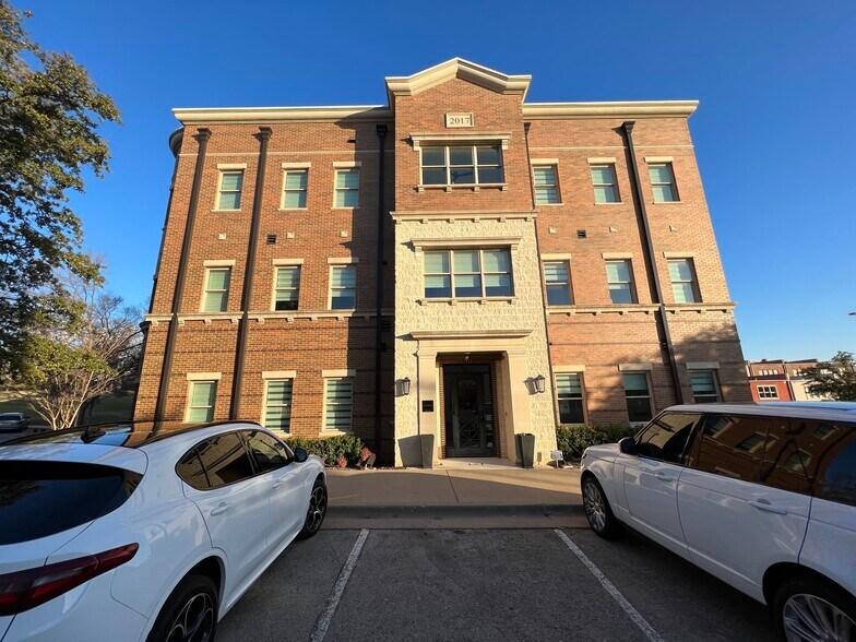 More Photos Of 161 Summit Ave, Southlake Office Residential For Lease