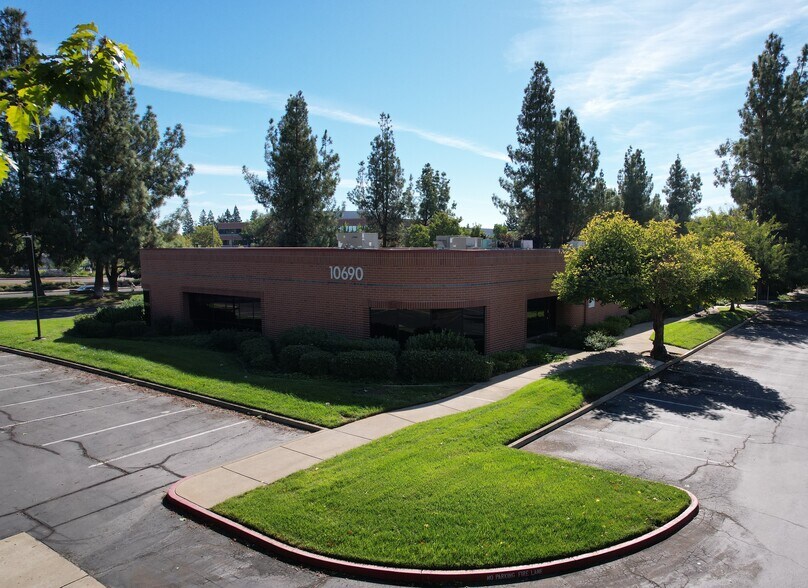More Photos Of 10690 White Rock Rd, Rancho Cordova Office For Sale