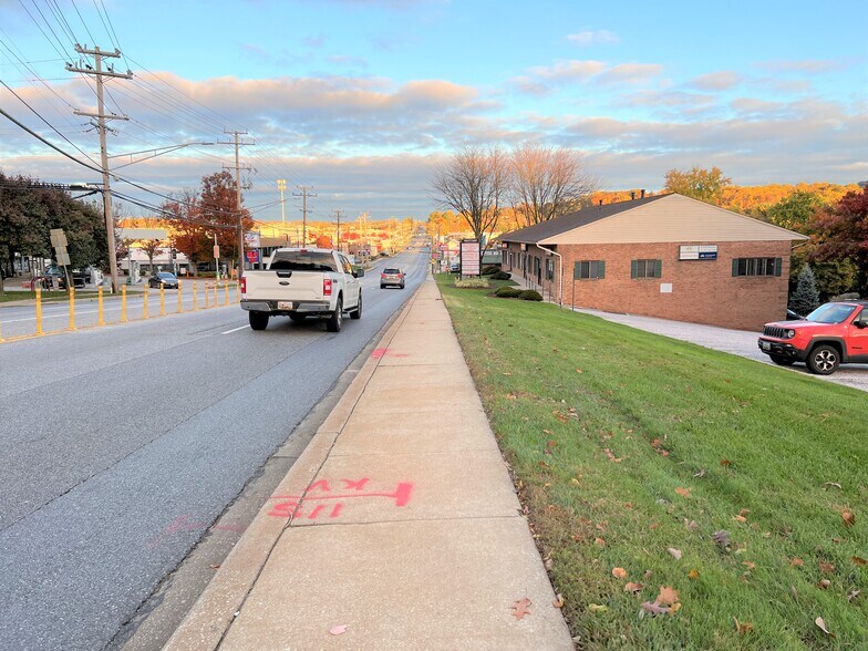 More Photos Of 9601-9611 Reisterstown Rd, Owings Mills Office For Lease