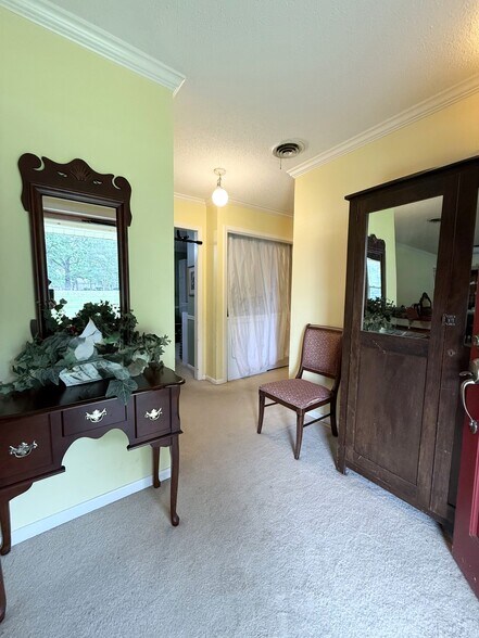 More Photos Of 608 S Pine St, Cabot Flex For Sale