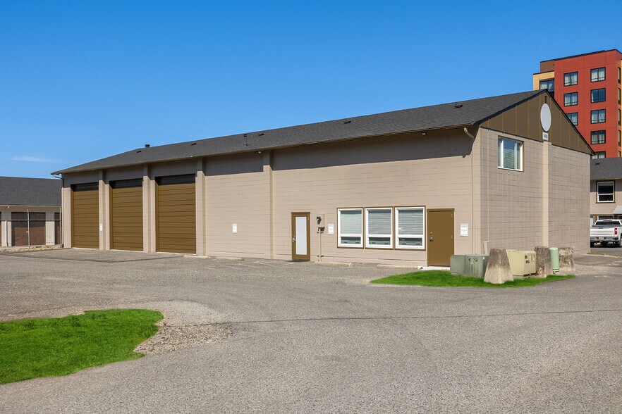 Primary Photo Of 1490 19th Ave NW, Issaquah Flex For Lease