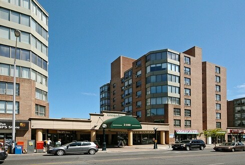More Photos Of 2100 Bloor St W, Toronto Continuing Care Retirement Community For Lease