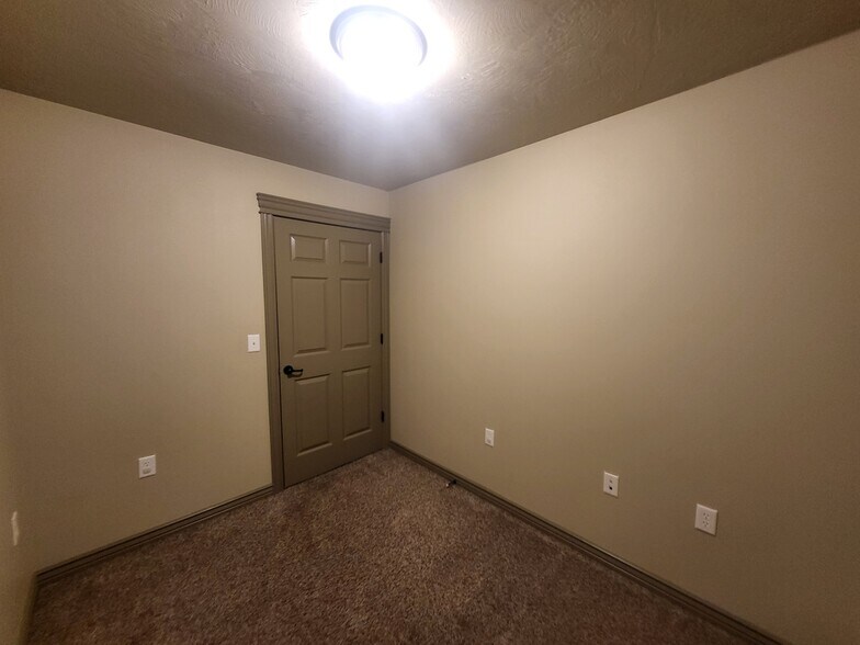 More Photos Of 3938 E 240 North, Rigby Warehouse For Lease