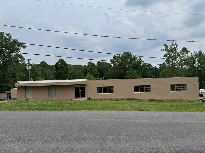 More Photos Of 4020 Bellaire Ln, Peninsula Warehouse For Lease