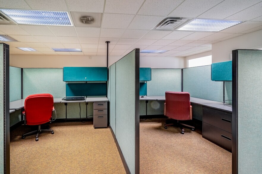 More Photos Of 4615-4621 S Wayne Rd, Wayne Storefront For Sale