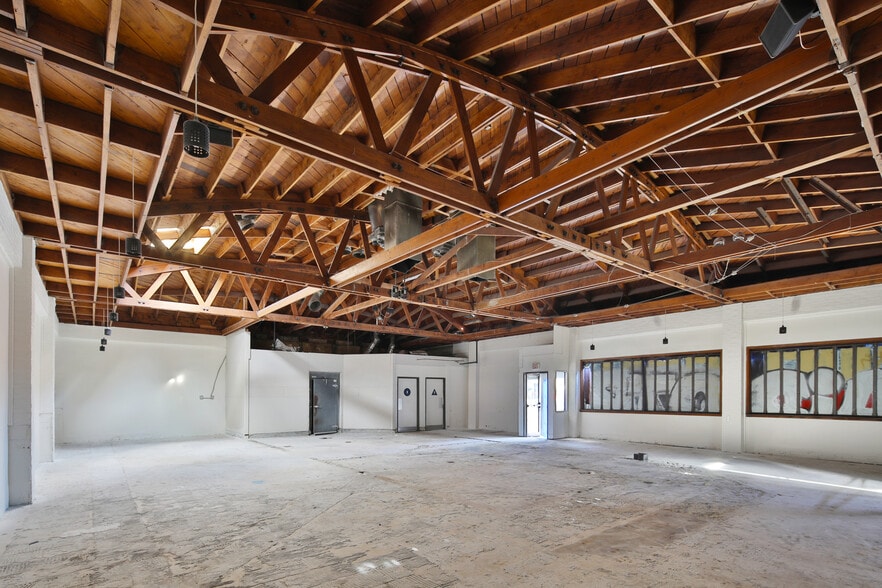 More Photos Of 1701 W Sunset Blvd, Los Angeles Storefront For Lease