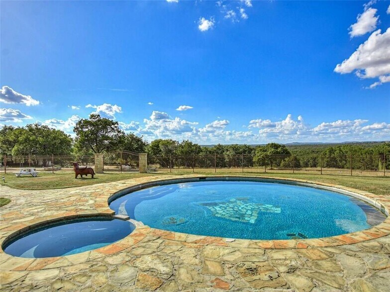More Photos Of 251 Circle Dr, Wimberley Hospitality For Sale