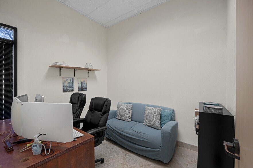 More Photos Of 4455 S Buffalo Dr, Las Vegas Unknown For Lease