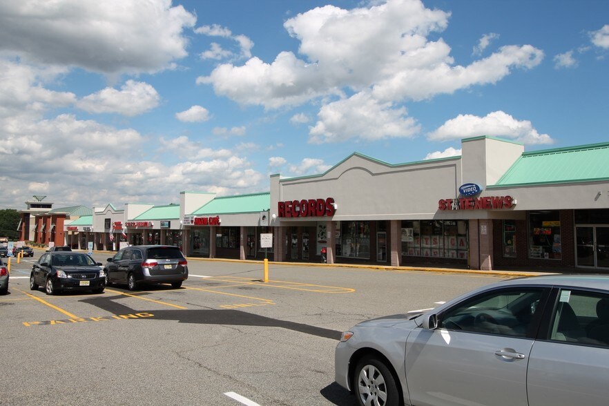 More Photos Of 1 Lafayette Rd, Fords General Retail For Lease