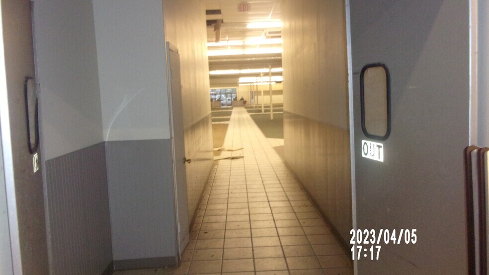 More Photos Of 1656 Martin Luther King Blvd N, Greenville Department Store For Sale