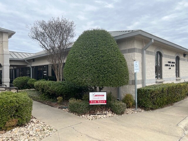 More Photos Of 3106 S W S Young Dr, Killeen Medical For Lease