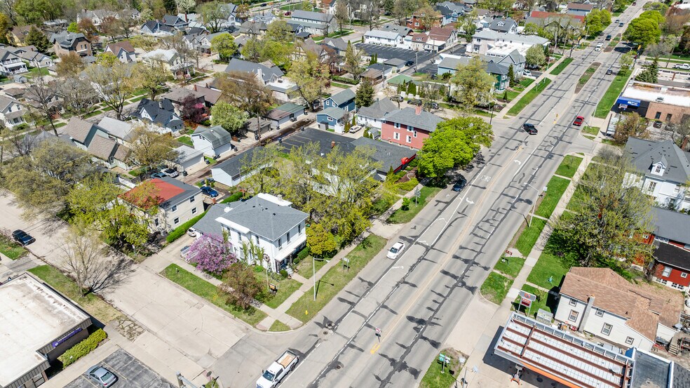 More Photos Of 922 Main St, Saint Joseph General Retail For Sale