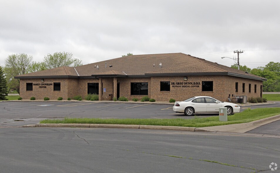 More Photos Of 102 Marty Dr, Buffalo Medical For Lease