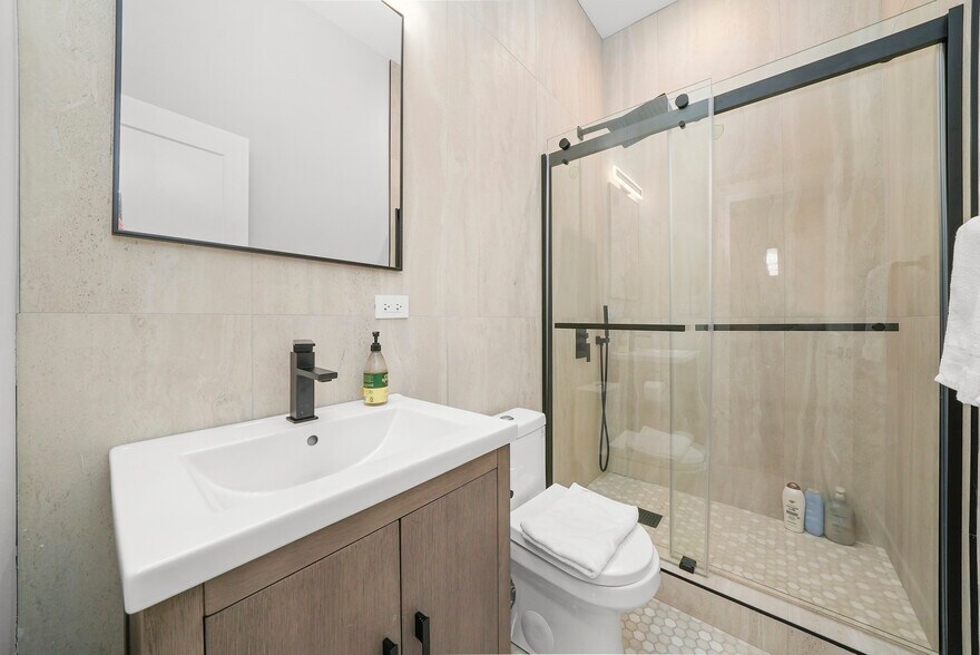 More Photos Of 64 E Cedar St, Chicago Apartments For Sale