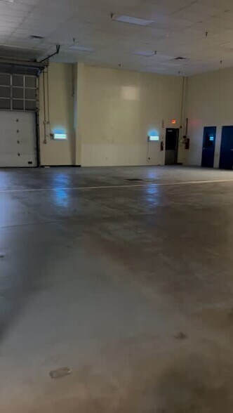 More Photos Of 2111 E 17th St, Des Moines Warehouse For Sale