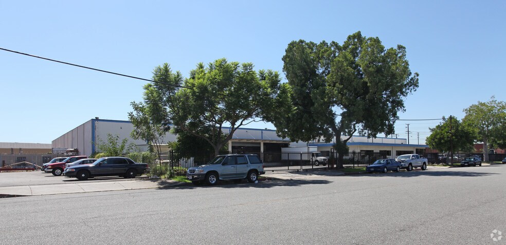 More Photos Of 6408-6414 Gayhart St, Commerce Warehouse For Sale