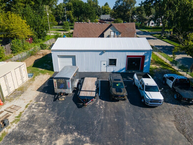 More Photos Of 722 Ketcham St, Indianapolis Warehouse For Sale