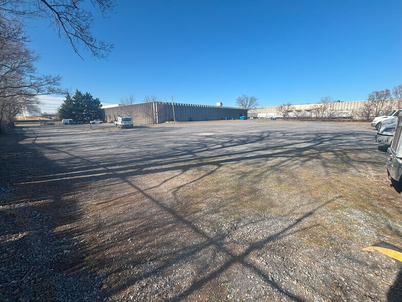 More Photos Of 259 Brooke Rd, Winchester Warehouse For Sale