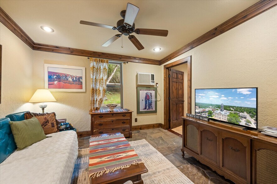 More Photos Of 1904 Floyd Rd, Weatherford Specialty For Sale