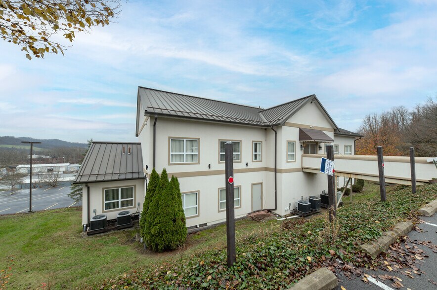 More Photos Of 100 Village Dr, White Hall Office For Lease