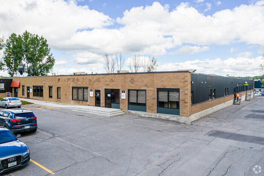 More Photos Of 105 Schneider Rd, Ottawa Flex For Sale