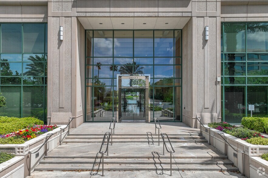 More Photos Of 3031 N Rocky Point Dr W, Tampa Coworking Space