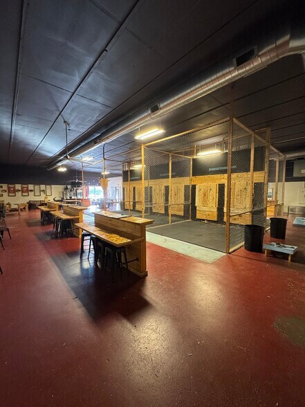 More Photos Of 21 N Plains Industrial Rd, Wallingford Manufacturing For Lease