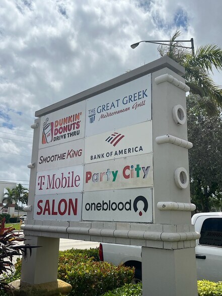 More Photos Of 969-1009 E Commercial Blvd, Oakland Park Unknown For Lease