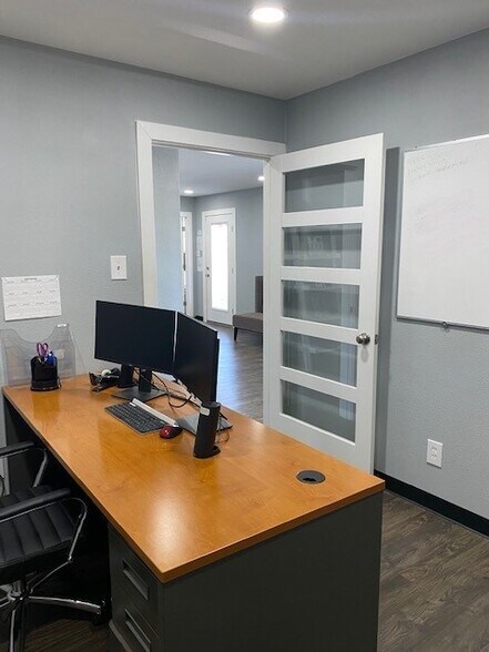 More Photos Of 400 Chisholm Valley Dr, Round Rock Unknown For Lease