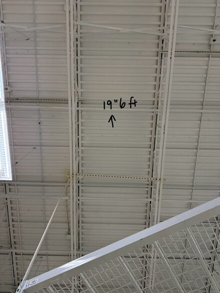 More Photos Of 1275 S Germantown Rd, Germantown Freestanding For Lease