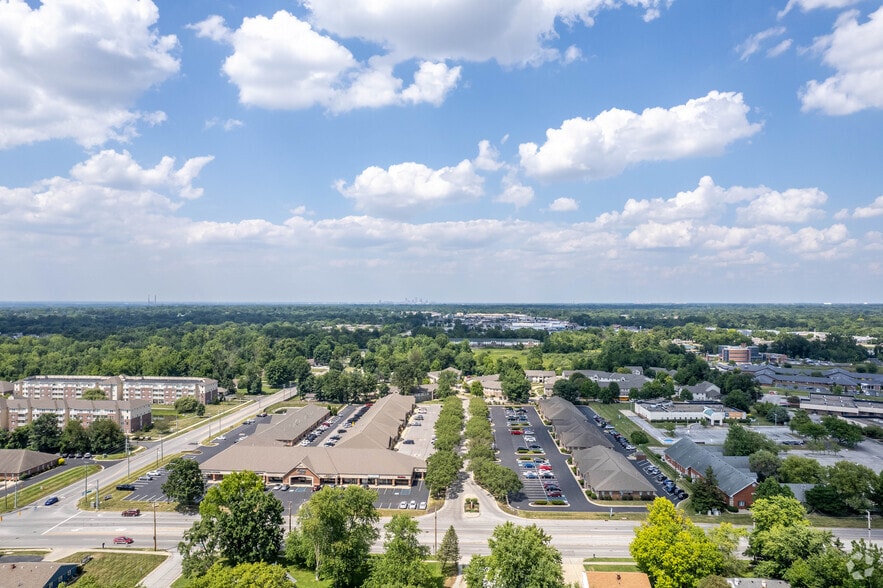 More Photos Of 8936 Southpointe Dr, Indianapolis Unknown For Lease