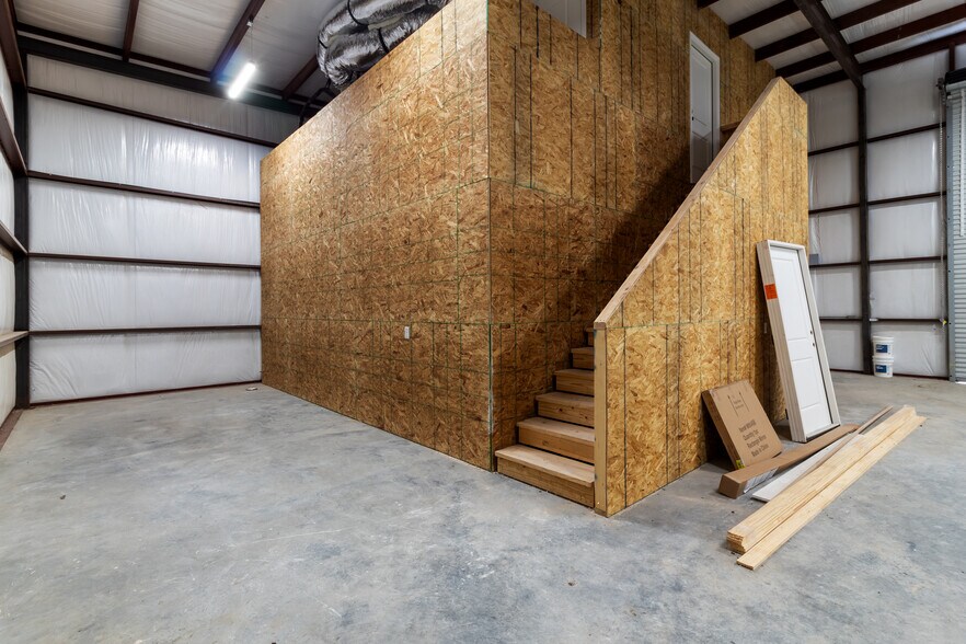 More Photos Of Millican-Cutt Off rd, Navasota Warehouse For Lease