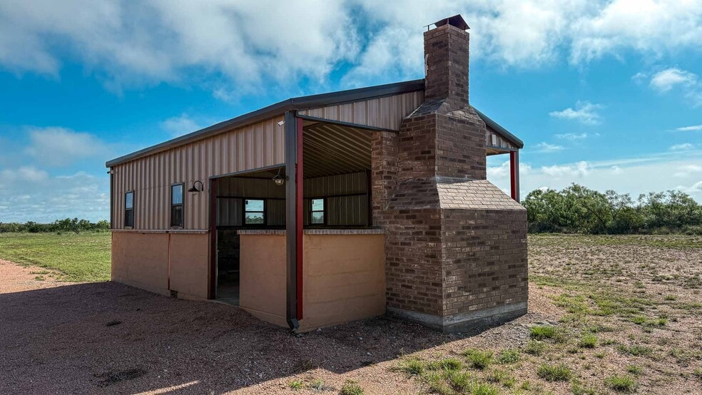 More Photos Of 1432 FM 1929, Voss Trailer Camper Park For Sale