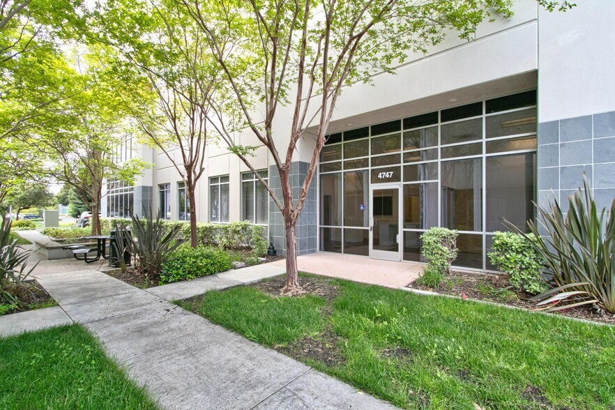 Primary Photo Of 4747 Mangels Blvd, Fairfield Office For Lease