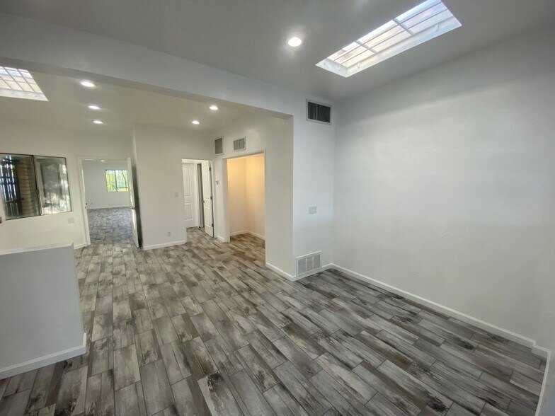 More Photos Of 1157-1197 E Fry Blvd, Sierra Vista Storefront For Lease