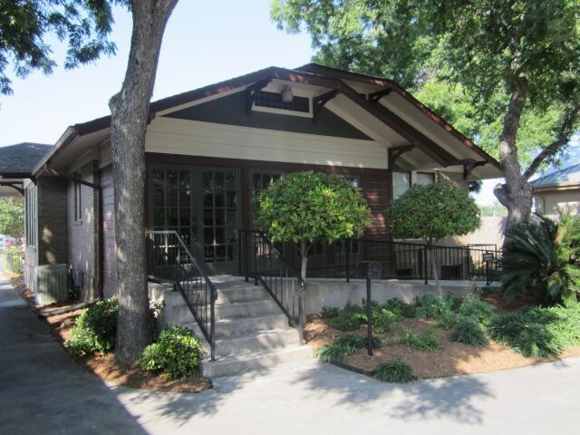 Primary Photo Of 524 S Seguin Ave, New Braunfels Office For Lease