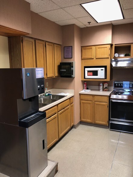 More Photos Of 934 3rd St, Alexandria Office Residential For Sale