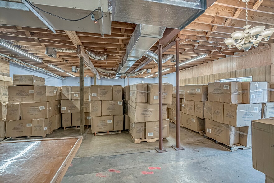 More Photos Of 1112 3rd Ave S, Myrtle Beach Warehouse For Lease