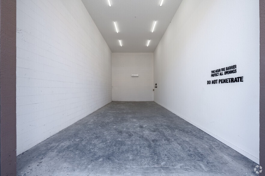 More Photos Of 1245 Canal St, New Smyrna Beach Self Storage For Lease