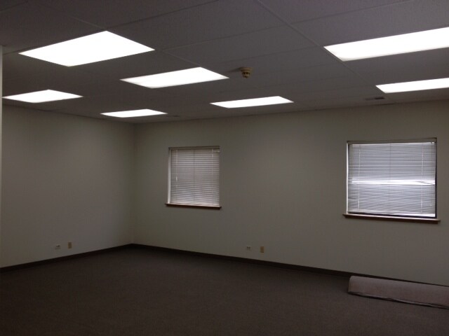 More Photos Of 320 Rocbaar Dr, Romeoville Warehouse For Sale