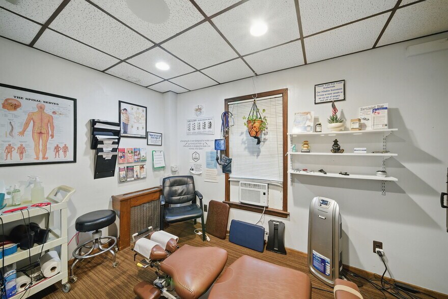 More Photos Of 11 Vernon Ave, Hamburg Medical For Lease