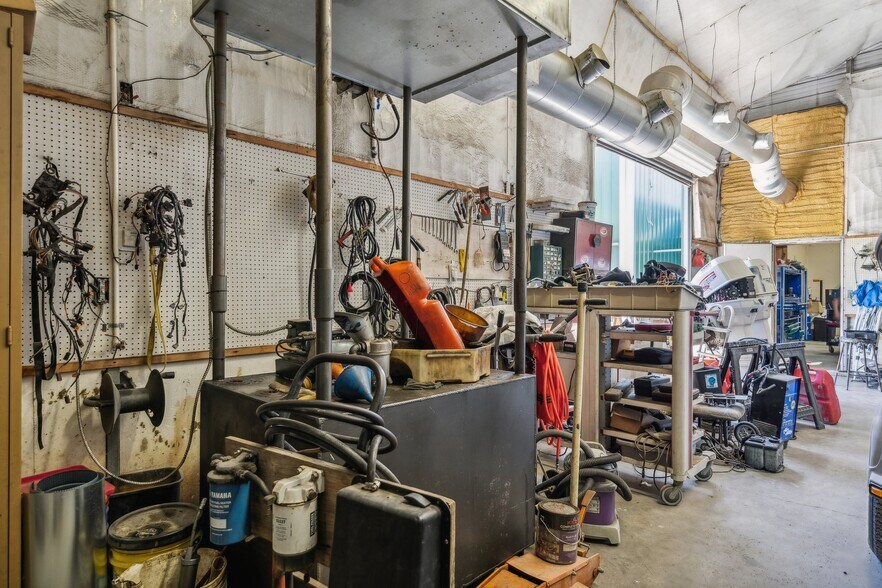 More Photos Of 1856 Buckley Hall Rd, Cobbs Creek Warehouse For Sale